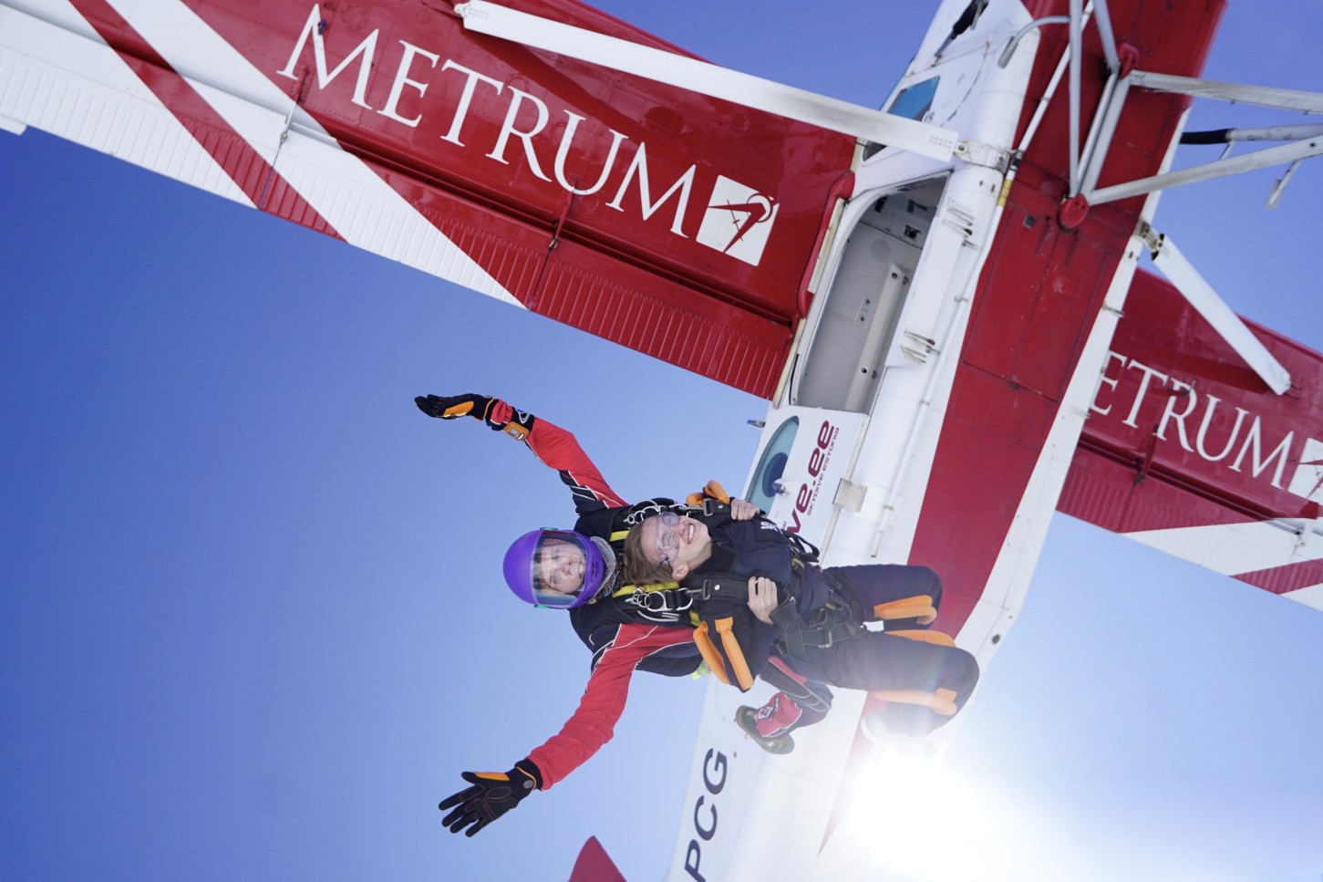 Тандемный прыжок с парашютом с высоты 4000 м