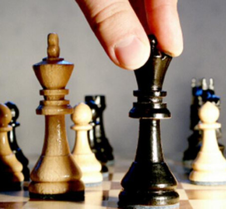 Игра в шахматы и обучение с ведущим Эстонским шахматистом