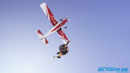 Тандемный прыжок с парашютом (с высоты 4000 м) + видео #3