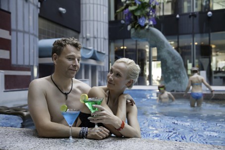 Veemõnud Tallink Aqua Spas ja kokteilid basseinibaaris