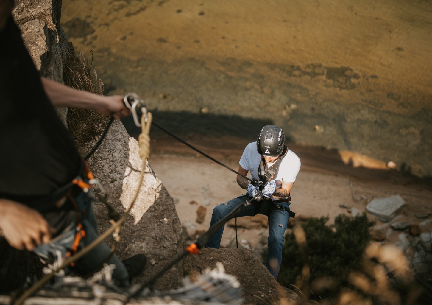 Полный адреналина спуск с обрыва Тюрисалу