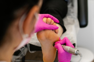 Пакет процедур салона красоты «Ногам и рукам – заботу и красоту!» #3