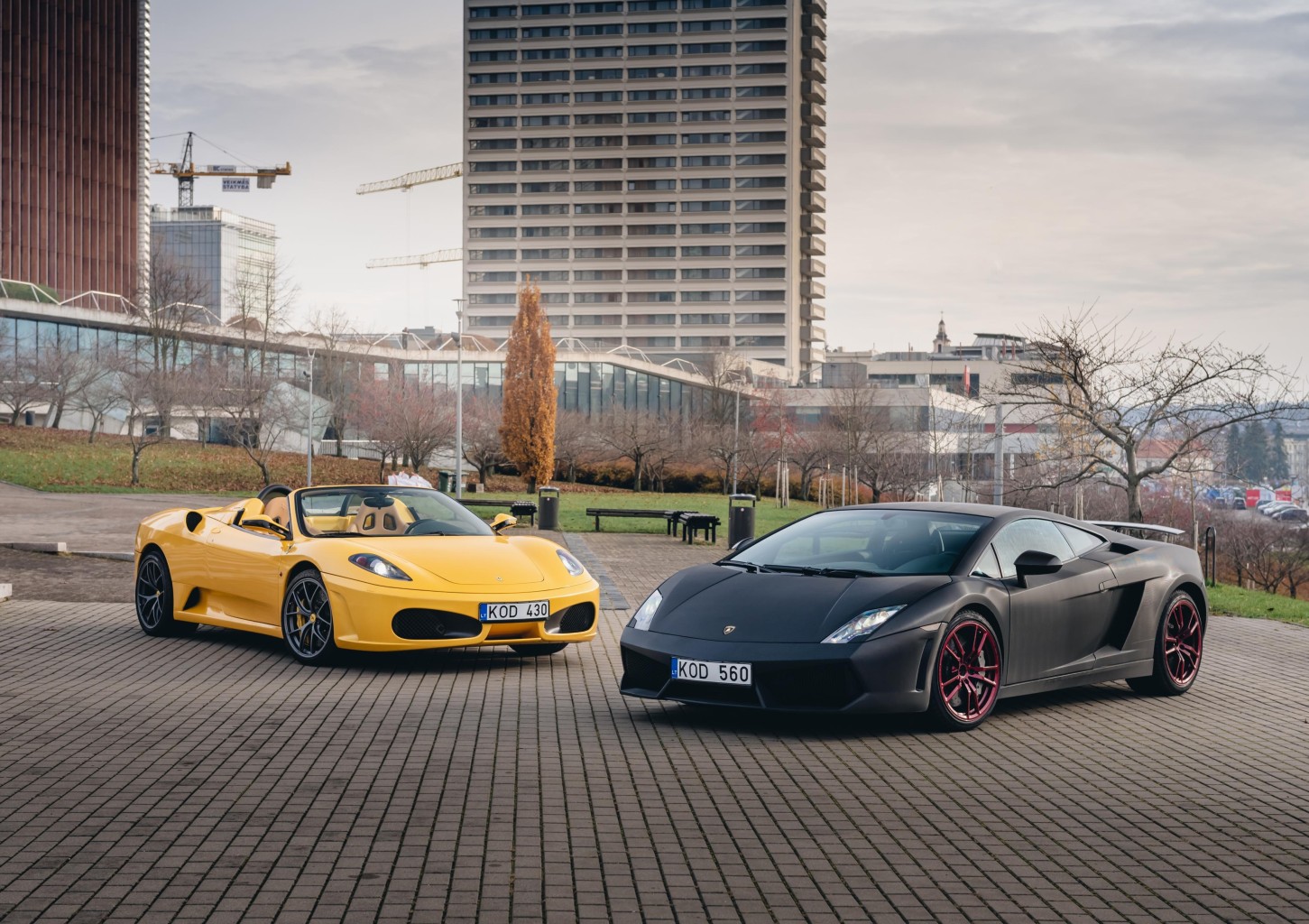 Ferrari vs Lamborghini sõiduelamus | Superdrive