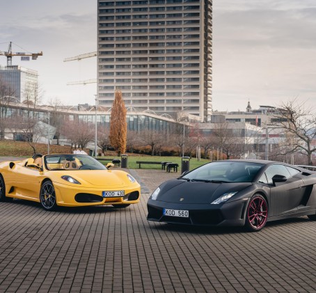 Ferrari vs Lamborghini sõiduelamus | Superdrive
