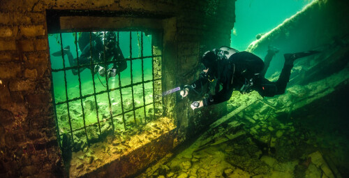 Ныряние в подводных развалинах тюрьмы  #1