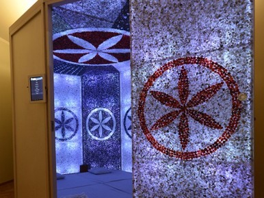 Kristallkambri seanss kahele 200 000 kristalli, püha geomeetria, valguse ja heliga