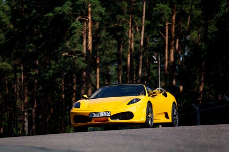 Tunneta Ferrari F430 võimsust maanteel - "Superdrive"