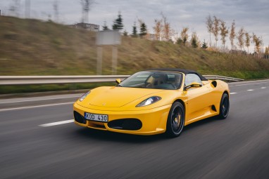 Tunneta Ferrari F430 võimsust maanteel #1