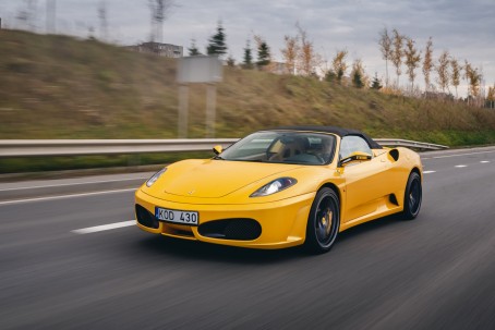 Поездка на Ferrari F430 на шоссе