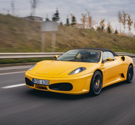 Tunneta Ferrari F430 võimsust maanteel | Superdrive