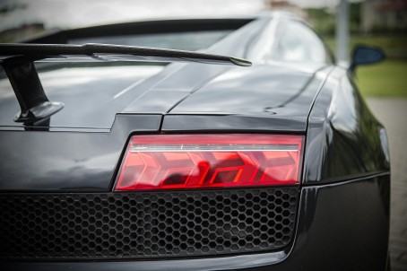 Поездка на Lamborghini Gallardo на шоссе