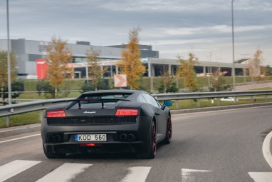 Поездка на Lamborghini Gallardo на шоссе #2