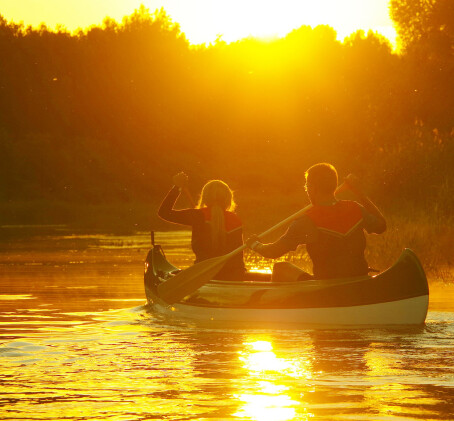 Романтическая поездка на каноэ на закате по реке Эмайыги для двоих