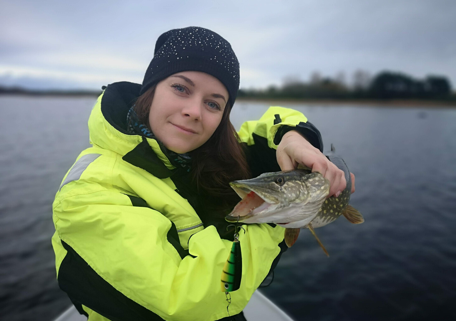 Kahekesi Pärnu jõele kalale