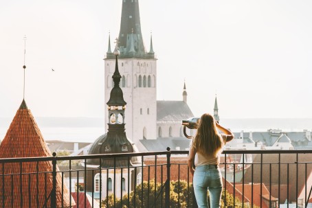 Postkaart maalilisest Tallinnast 
