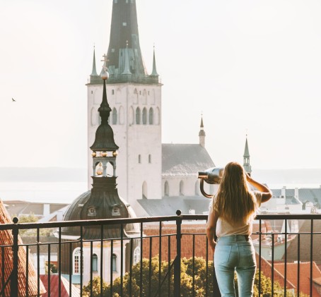 Postkaart maalilisest Tallinnast