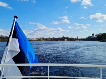 Narva jõgi,  Jõelaev Caroline