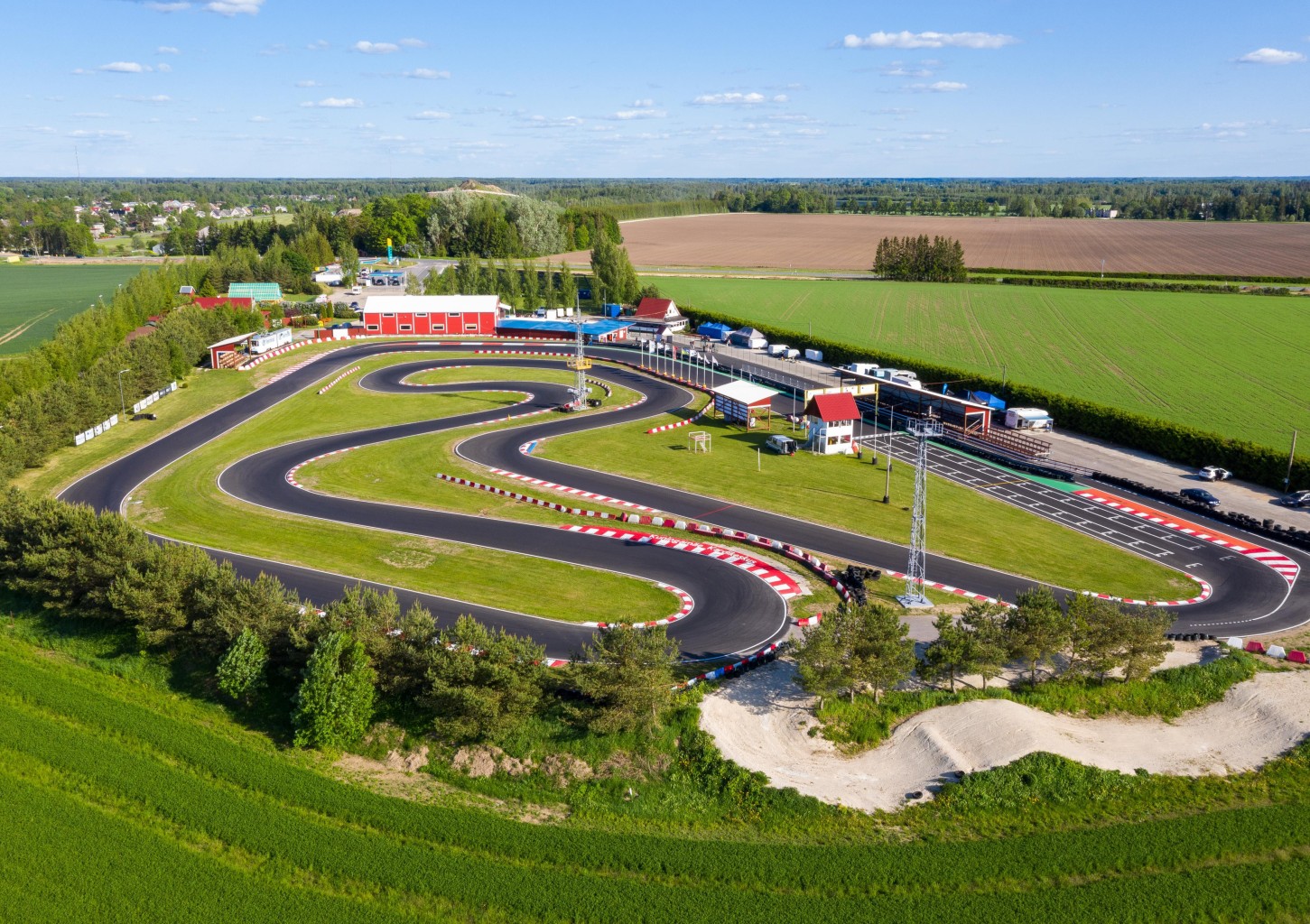 Seltskondlik kardisõit Kuningamäe võistluskardirajal