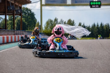 Poissmeeste- või tüdrukute õhtu Kuningamäe võistluskardirajal #1