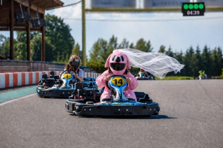 Девичник или мальчишник на гоночной трассе для картинга