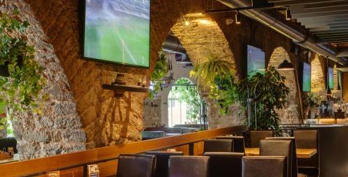 Õhtusöök koos pudeli veiniga restoranis Beer Garden kahele #8