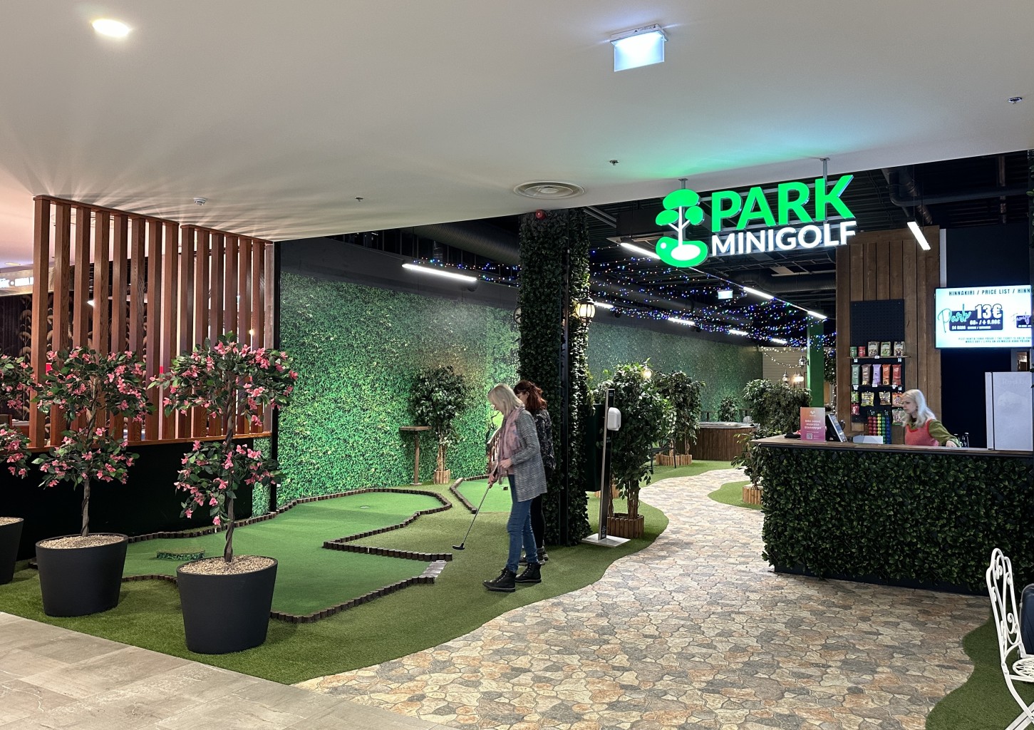 Корпоративное мероприятие или день рождения для десяти участников в Park Minigolf (Пн-Чт)