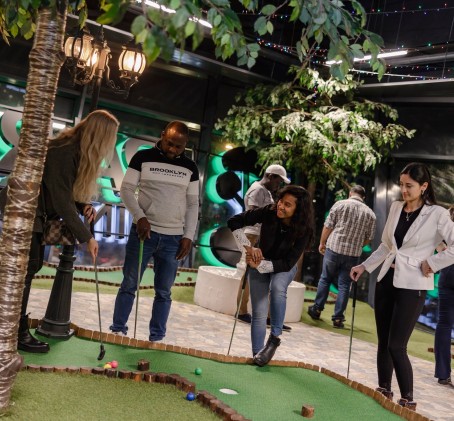 Корпоративное мероприятие или день рождения для десяти участников в Park Minigolf (Пт-Вс)