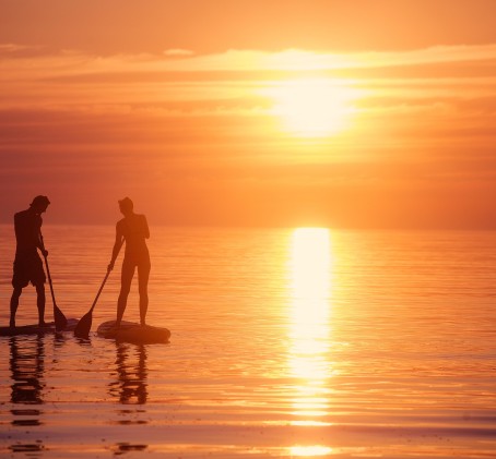 Закатная прогулка на SUP-досках от Surfy для двоих