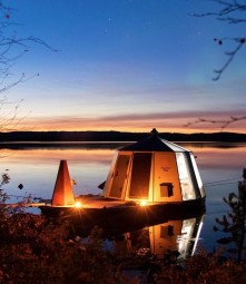 Öö ujuvas klaasist iglus Rootsis, Peace & Quiet Nature Hotel #1