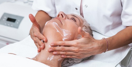 LUUV eksosoomide ja hüaluroonhappega luksuslik noorendav näohooldus #3