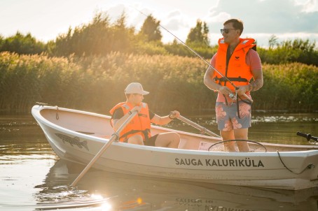 Kahekesi Pärnu jõele kalale