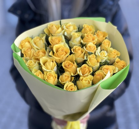 Sõpruse sära – 31 kollast roosi