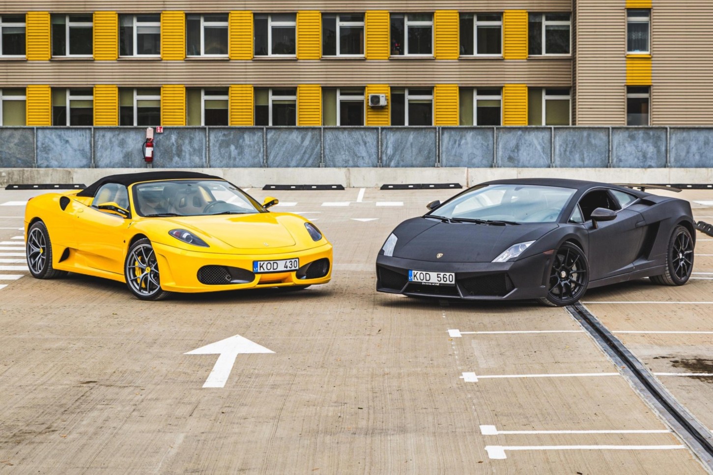 Ferrari vs Lamborghini sõiduelamus | "Superdrive"