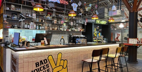 Maitseelamus restoranis Bad Habits #6