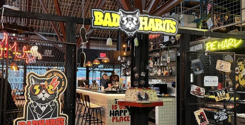 Maitseelamus restoranis Bad Habits #1