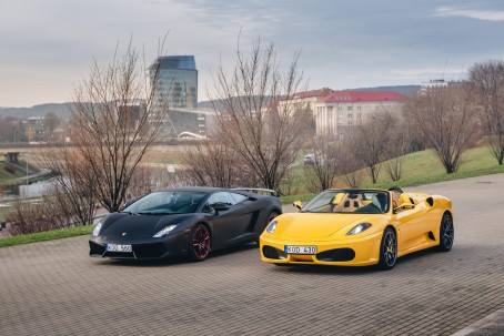 Ferrari vs Lamborghini sõiduelamus kaaspiloodina | Superdrive