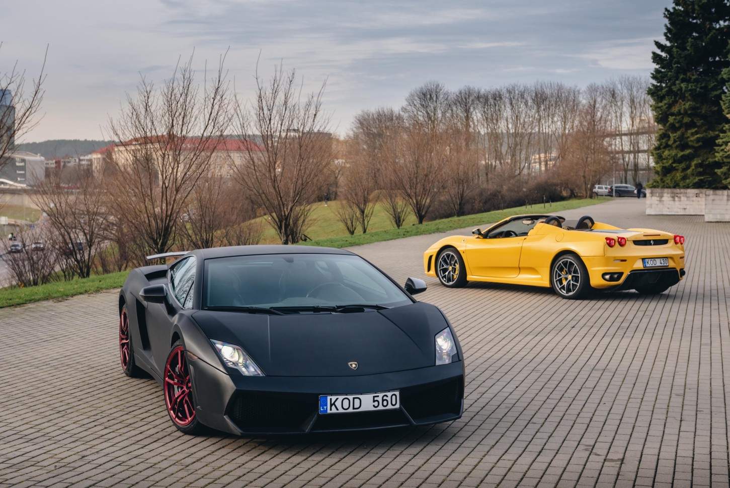 Ferrari või Lamborghini sõiduelamus kaaspiloodina | Superdrive