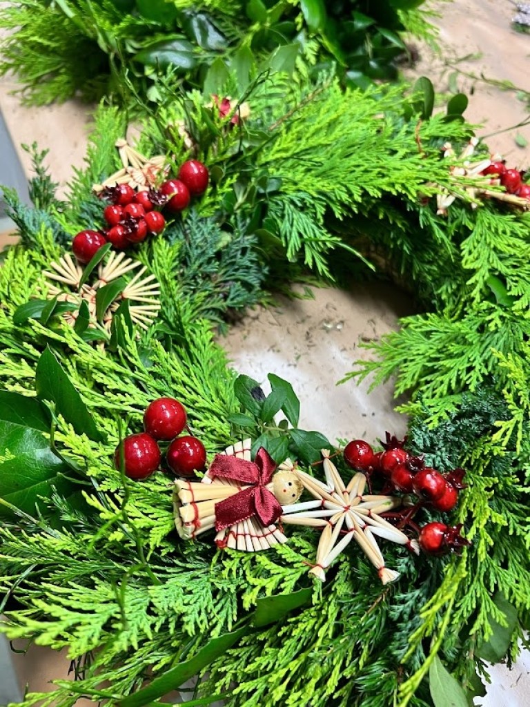 Мастер-класс по созданию рождественского венка