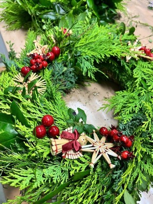 Мастер-класс по созданию рождественского венка