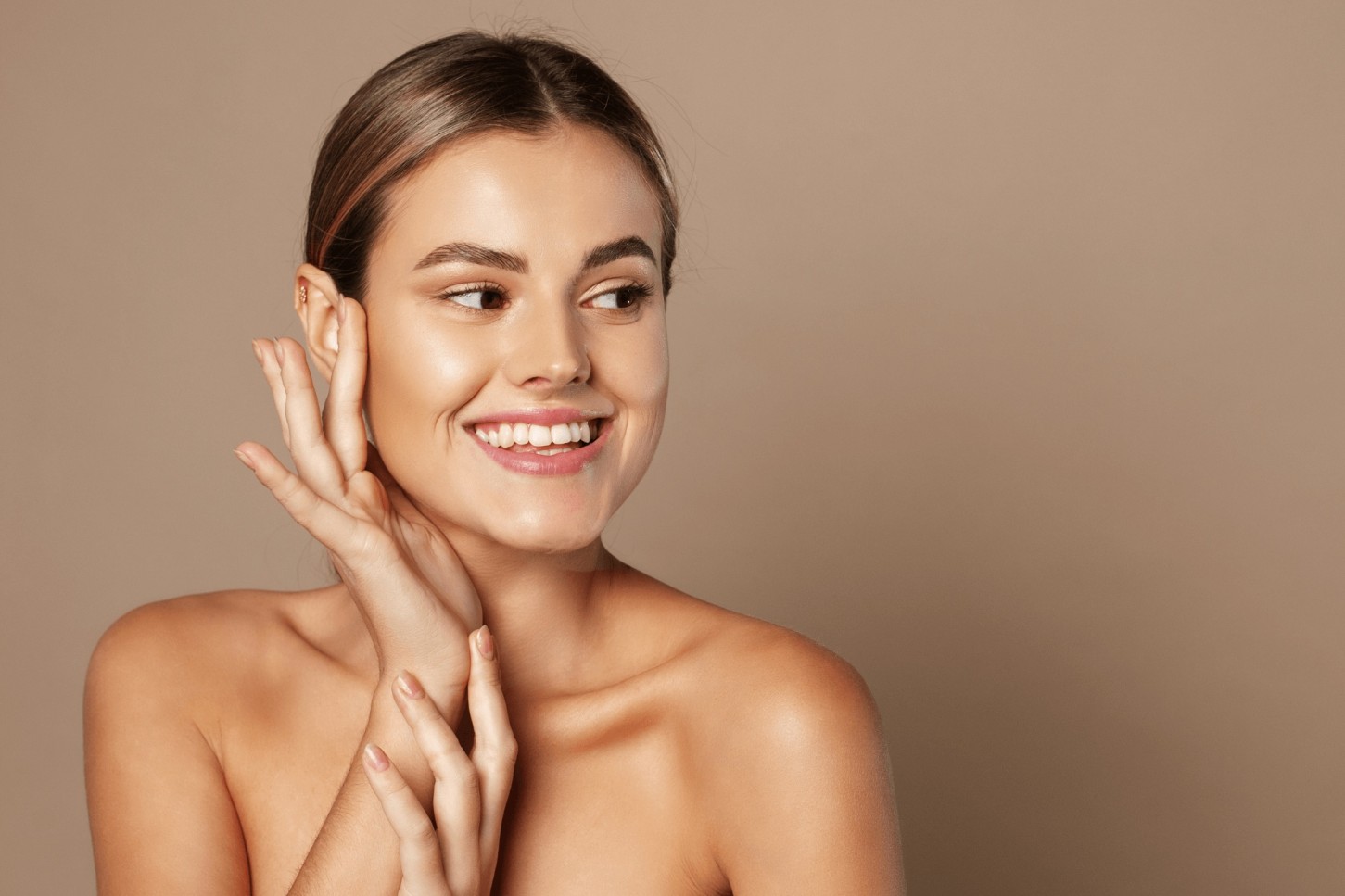 Valutu lasernoorendus näole ja kaelale