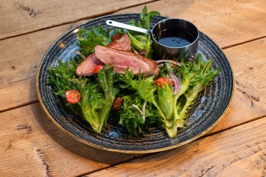 Romantiline õhtusöök pudeli veiniga kahele Beer Gardenis #1