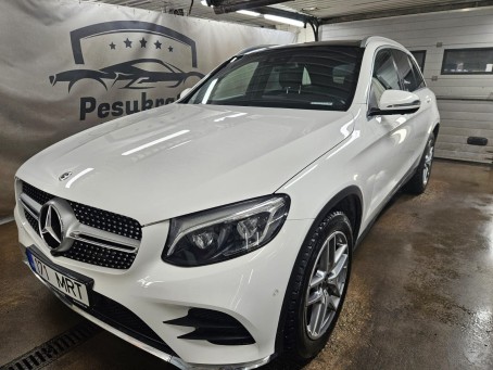 Auto täishoolitsus Pesukratid Tammsaare autopesulas maasturile