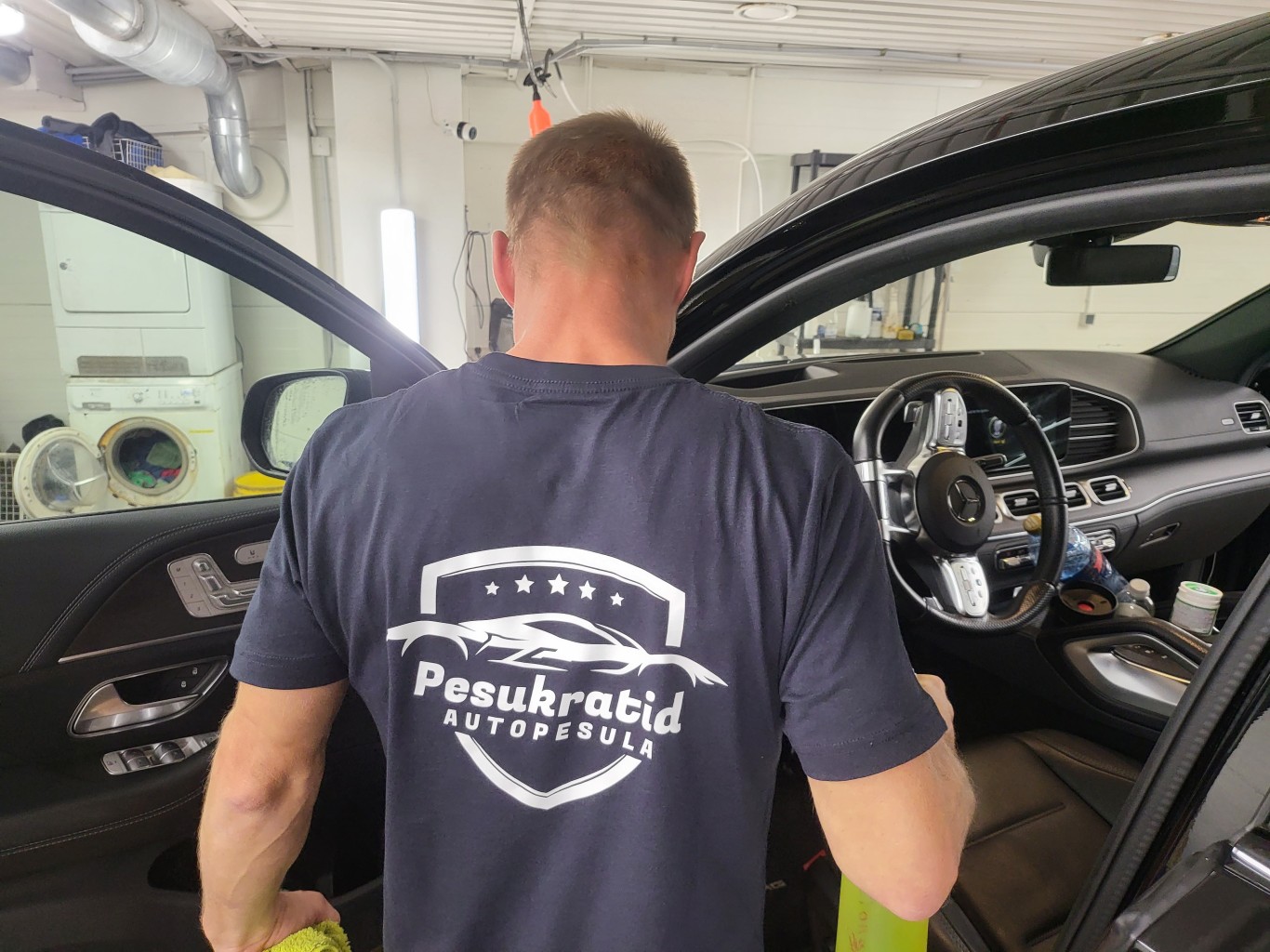 10× внутренняя и внешняя мойка легкового автомобиля в автомойке Pesukratid