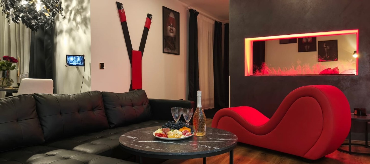 Privaatne SPA-puhkus Otepää lähedal saunaga puhkemajas Red Room