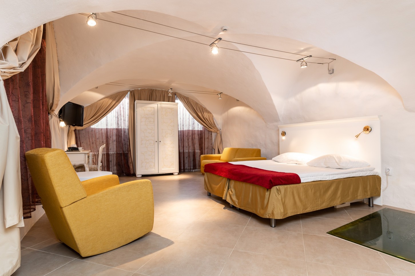 Majutus kahele Meriton Old Town Garden Hotelli Superior toas