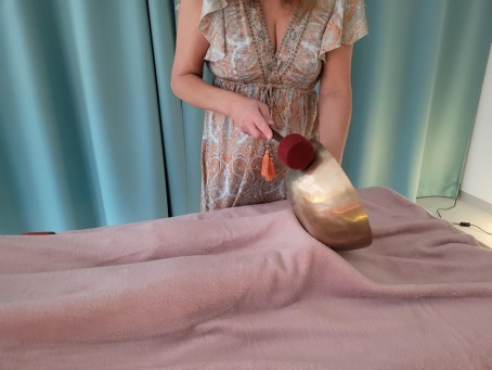 Vibroakustiline massaaž Tiibeti helikausiga